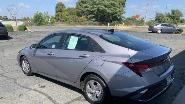 2025 Hyundai ELANTRA SE