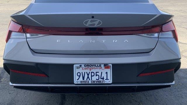 2025 Hyundai ELANTRA SE
