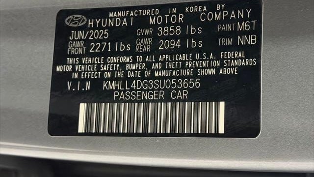 2025 Hyundai ELANTRA SE