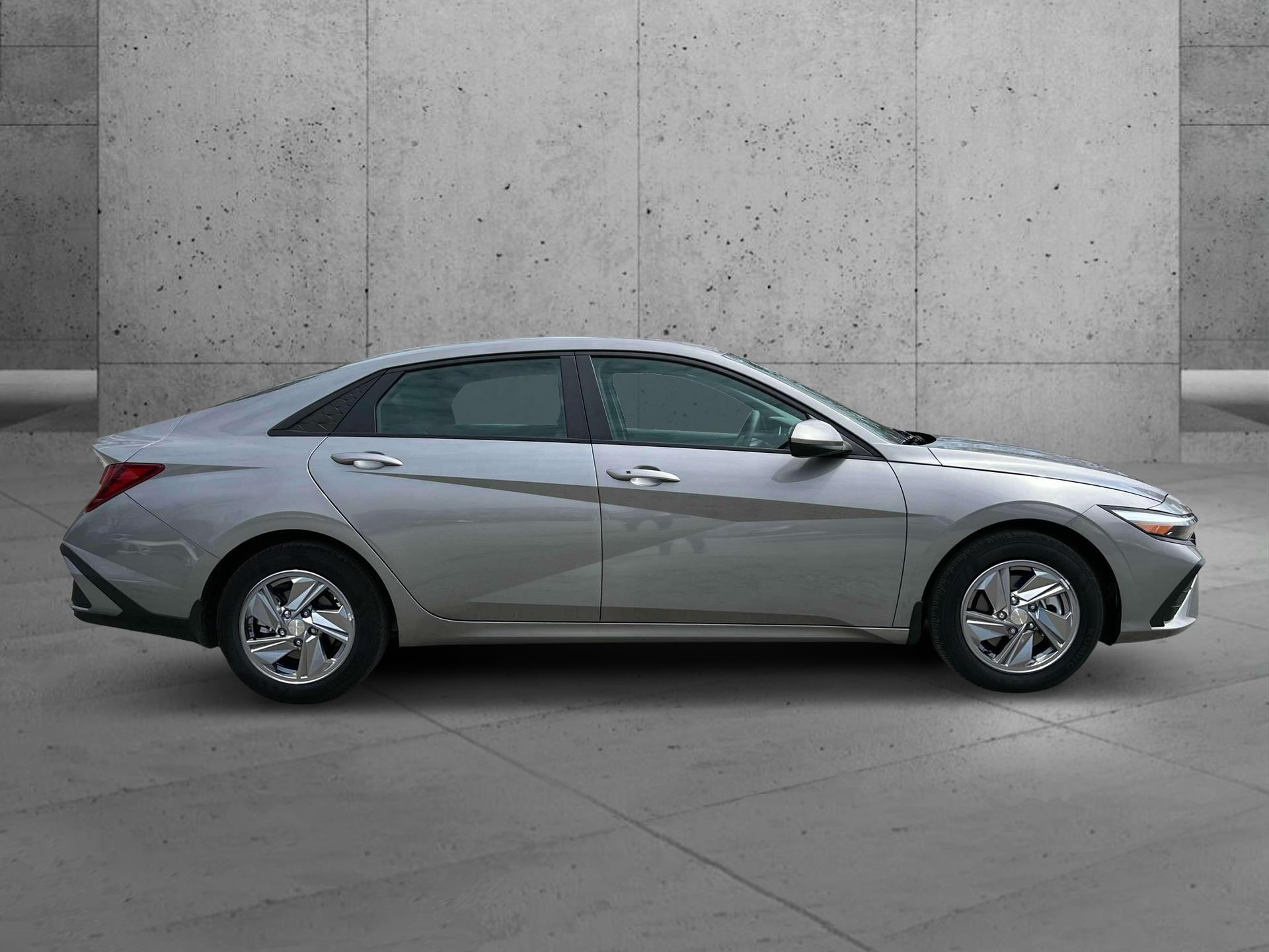 2025 Hyundai Elantra - $21,491