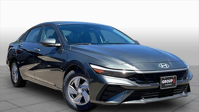 2025 Hyundai ELANTRA SE