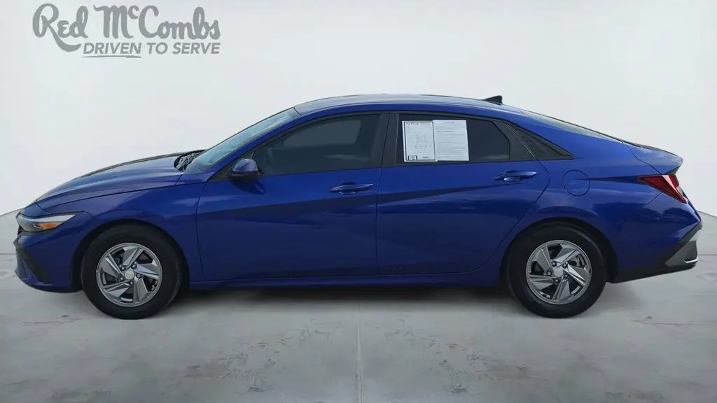 2025 Hyundai ELANTRA SE