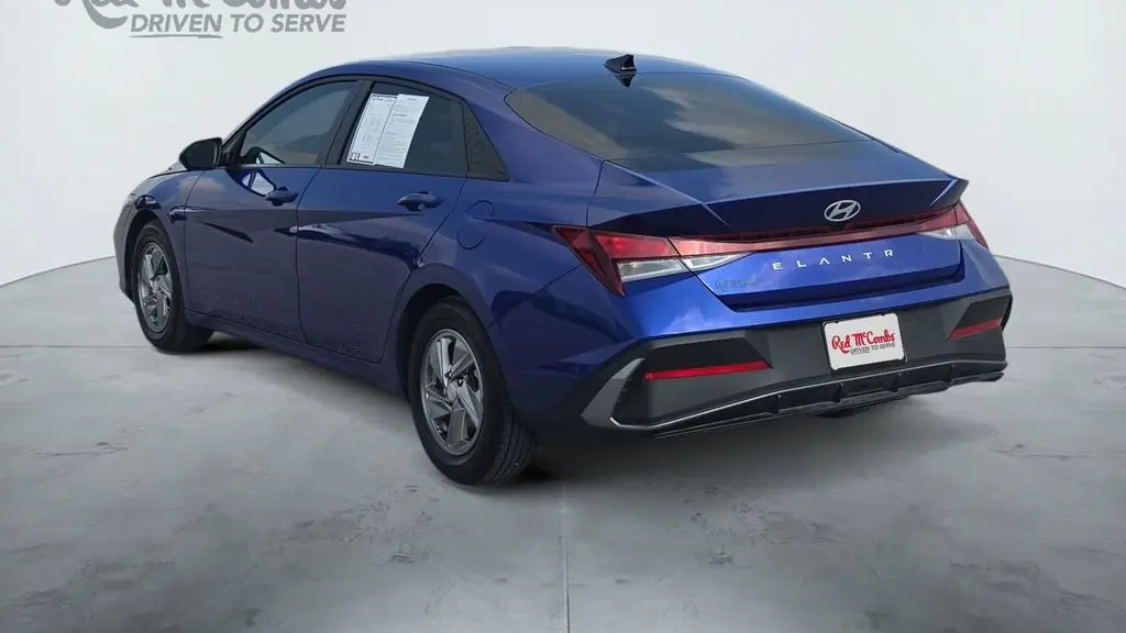 2025 Hyundai ELANTRA SE