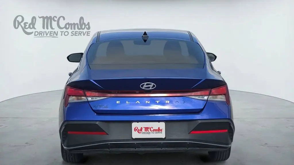 2025 Hyundai ELANTRA SE
