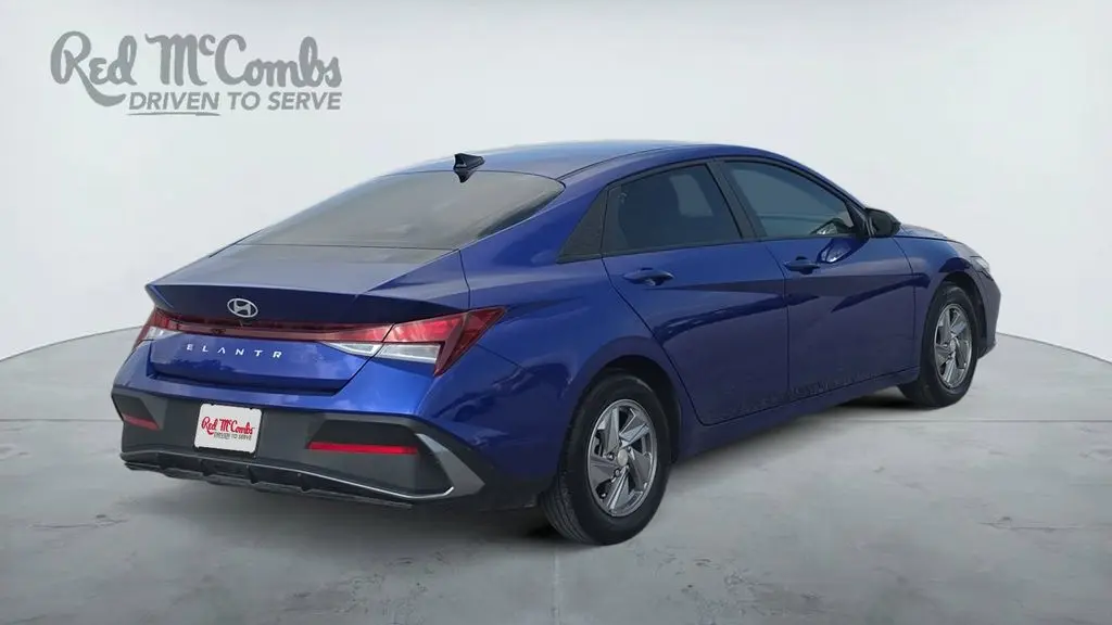 2025 Hyundai ELANTRA SE