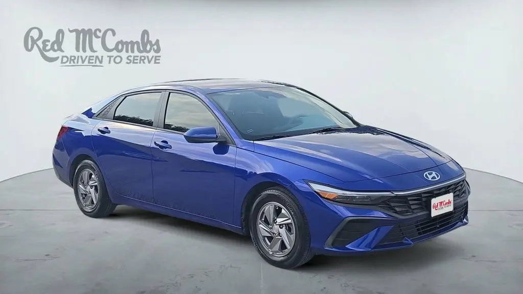 2025 Hyundai ELANTRA SE