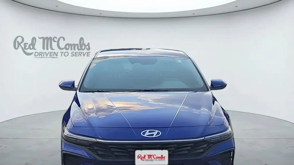 2025 Hyundai ELANTRA SE