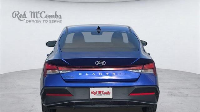 2025 Hyundai ELANTRA SE