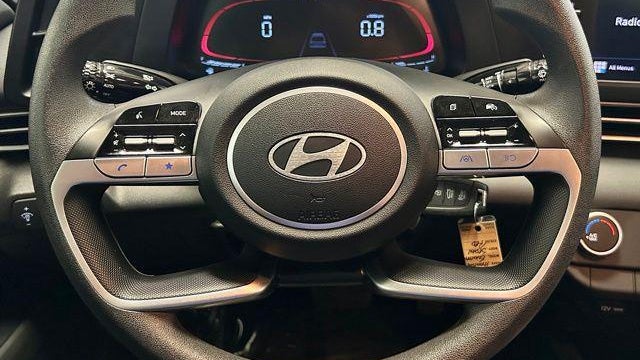 2024 Hyundai ELANTRA SE