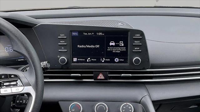 2024 Hyundai ELANTRA SE