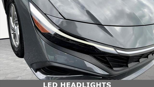 2024 Hyundai ELANTRA SE