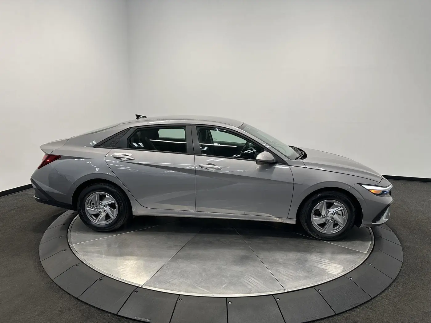 2024 Hyundai Elantra - $19,999