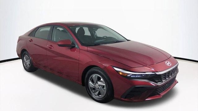 2024 Hyundai ELANTRA SE