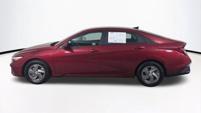 2024 Hyundai ELANTRA SE