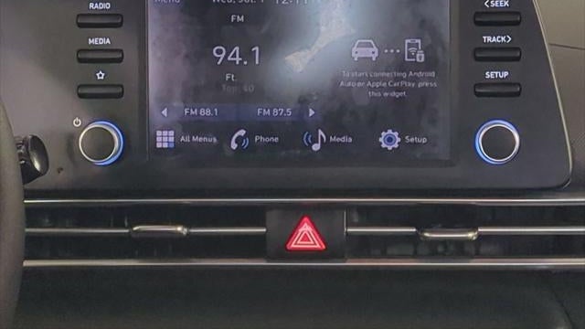 2024 Hyundai ELANTRA SE