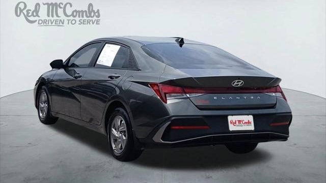 2024 Hyundai ELANTRA SE