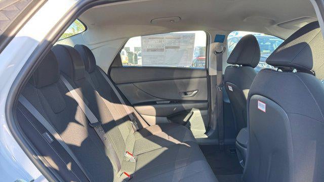 2025 Hyundai ELANTRA SE