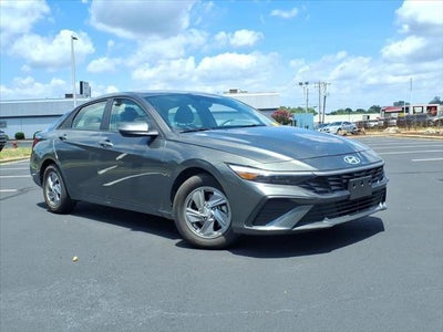 2025 Hyundai Elantra SE 4DR Sedan