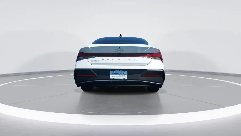 2025 Hyundai ELANTRA SE