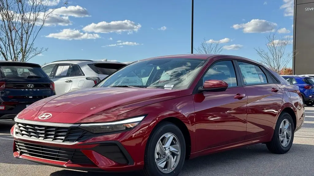 2026 Hyundai ELANTRA SE