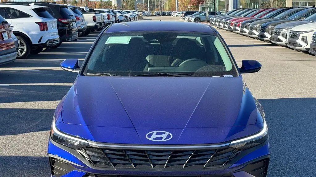 2026 Hyundai ELANTRA SE