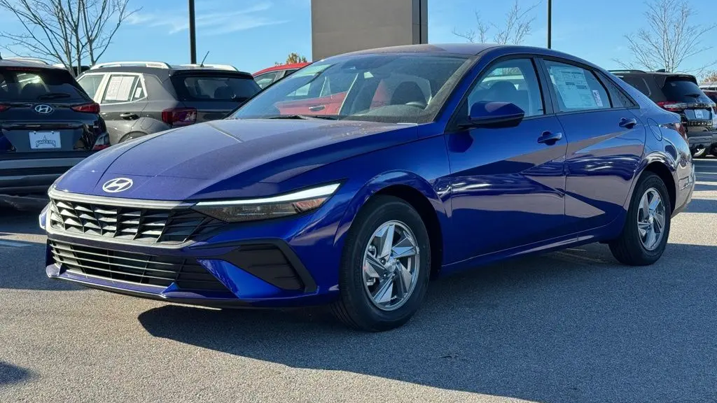 2026 Hyundai ELANTRA SE