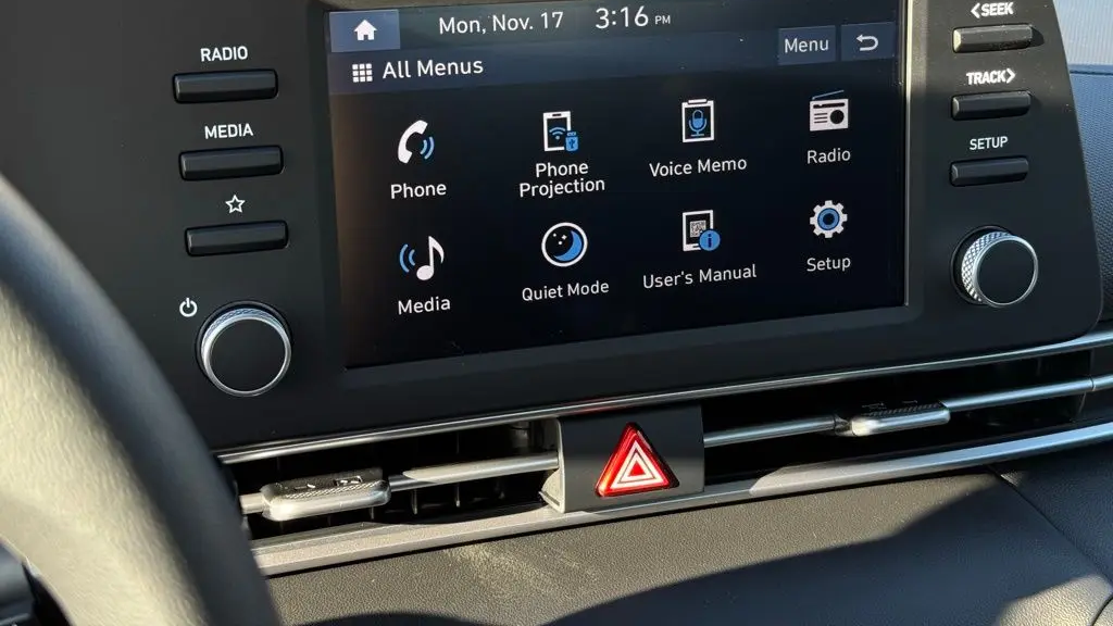 2026 Hyundai ELANTRA SE
