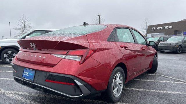 2026 Hyundai ELANTRA SE