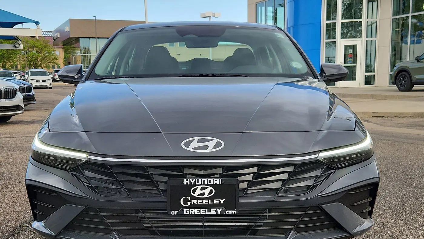 2026 Hyundai ELANTRA SE