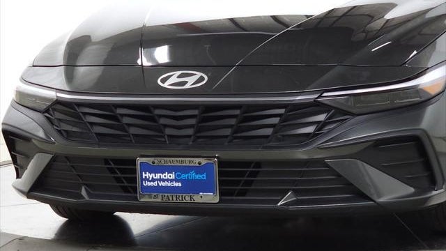 2024 Hyundai ELANTRA SE