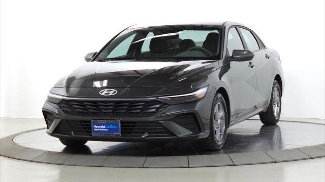 2024 Hyundai ELANTRA SE