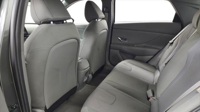 2024 Hyundai ELANTRA SE