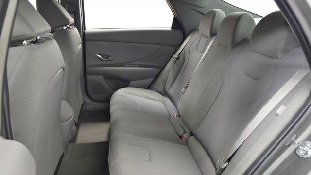 2024 Hyundai ELANTRA SE
