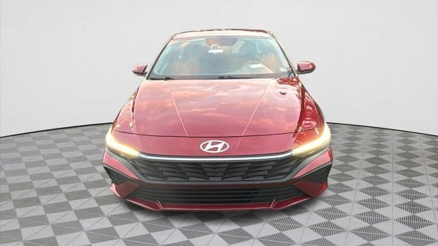 2024 Hyundai ELANTRA SE