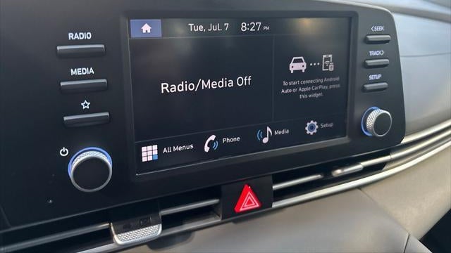 2024 Hyundai ELANTRA SE