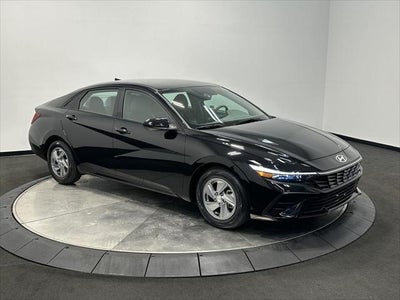 2024 Hyundai Elantra SE 4DR Sedan