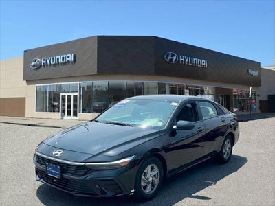 2024 Hyundai Elantra SE 4DR Sedan