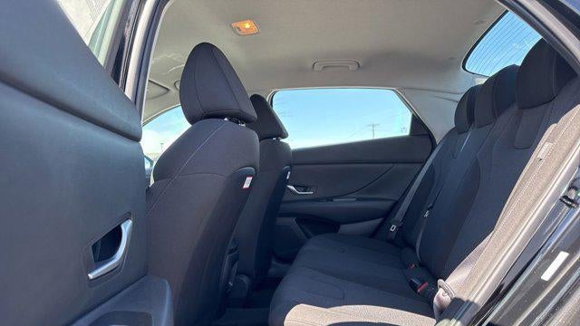 2025 Hyundai ELANTRA SE