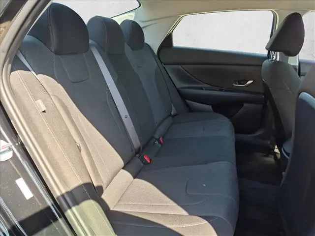 2025 Hyundai Elantra - $19,653