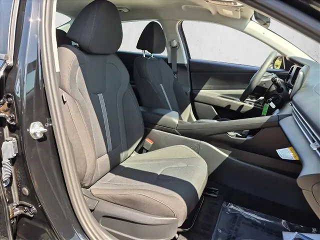 2025 Hyundai Elantra - $19,653