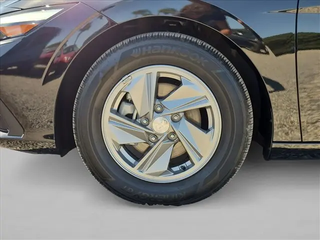 2025 Hyundai Elantra - $19,653