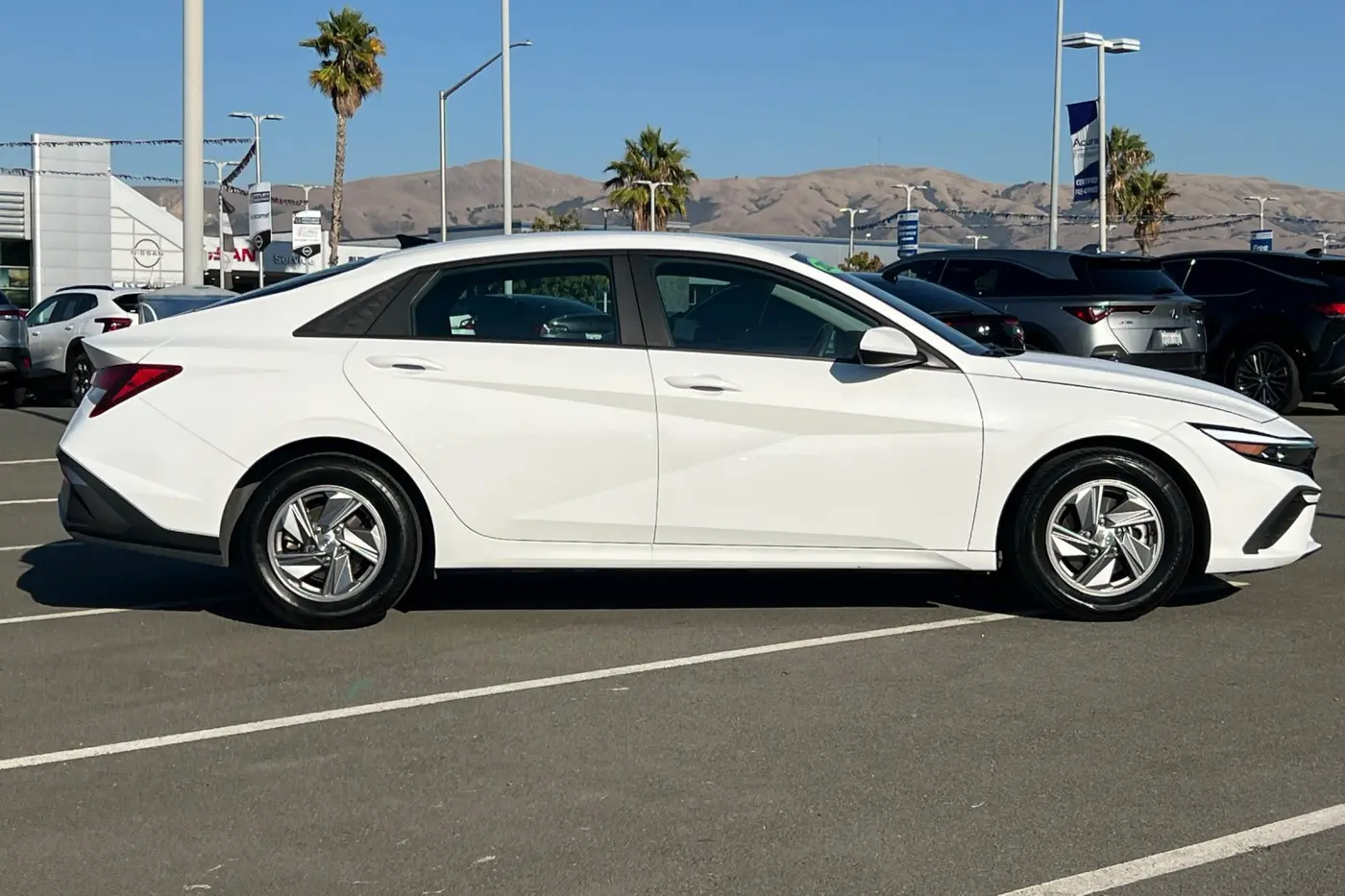 2025 Hyundai Elantra - $17,588