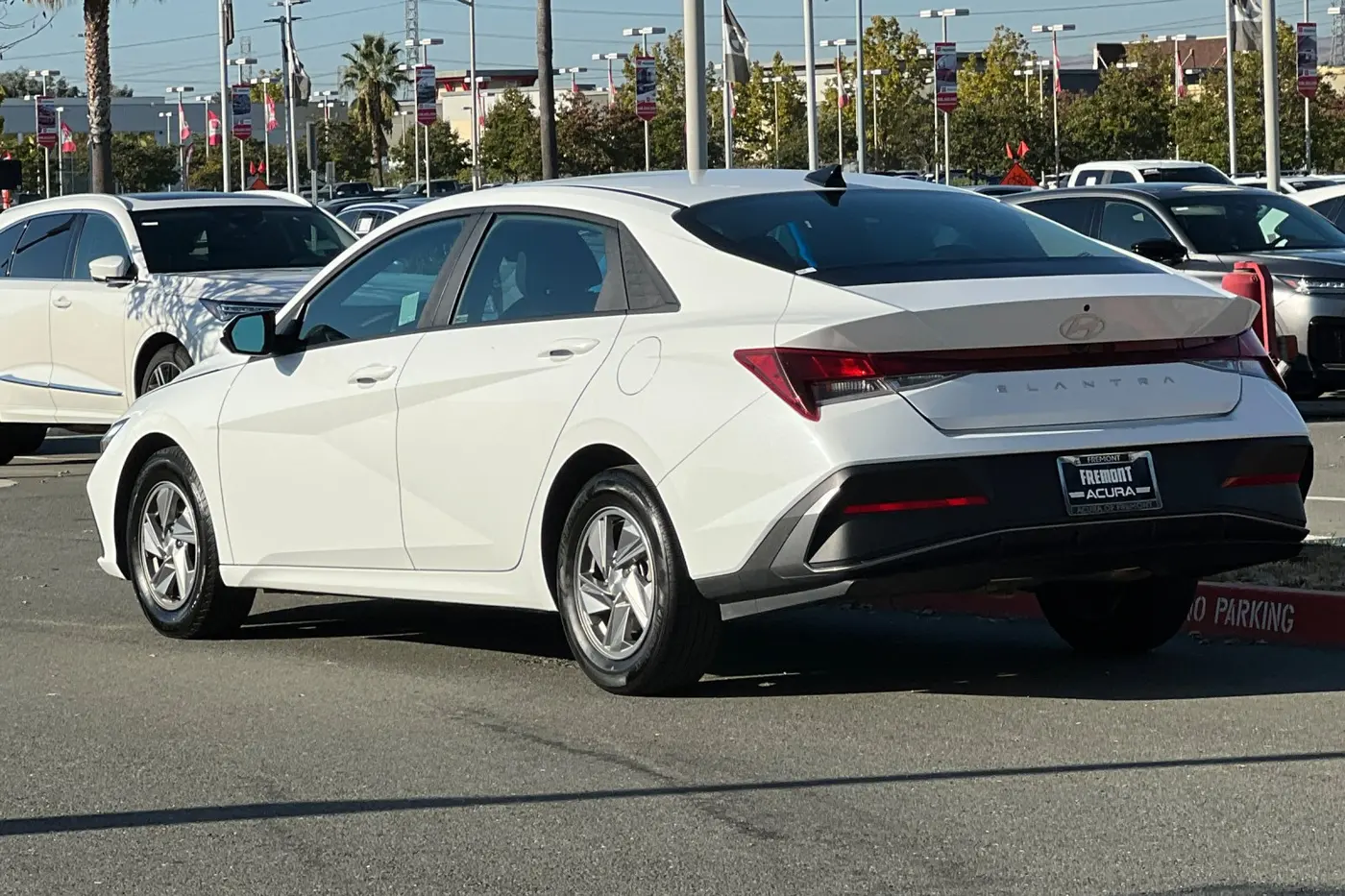 2025 Hyundai Elantra - $17,588