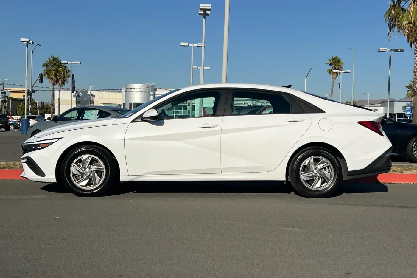 2025 Hyundai Elantra - $17,588