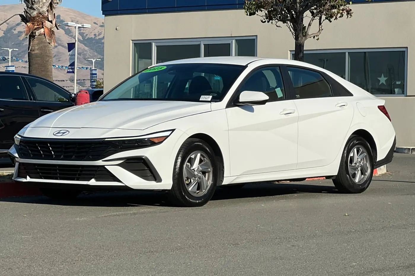 2025 Hyundai Elantra - $17,588