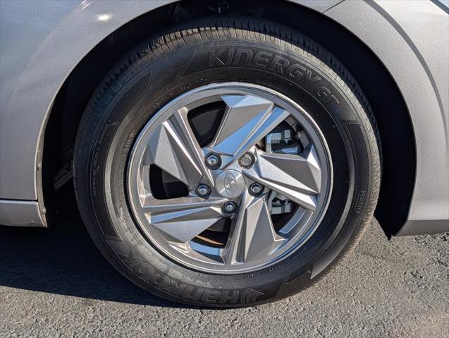 2025 Hyundai Elantra - $20,087