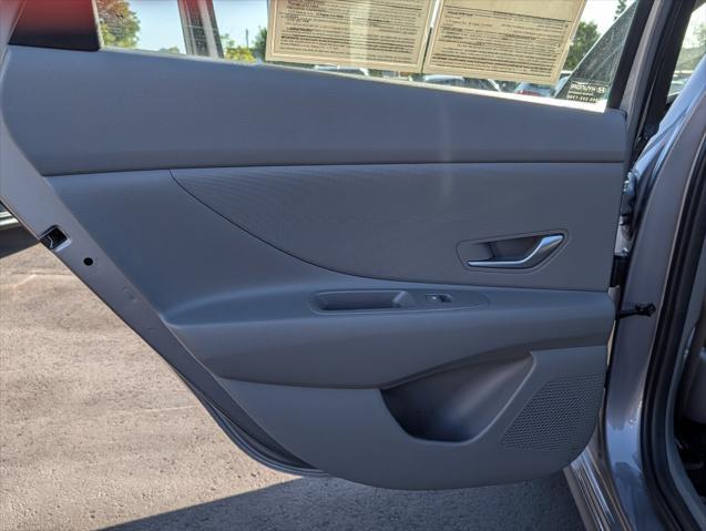 2025 Hyundai Elantra - $20,087
