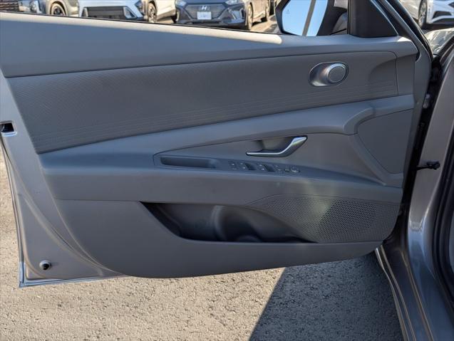 2025 Hyundai Elantra - $20,087
