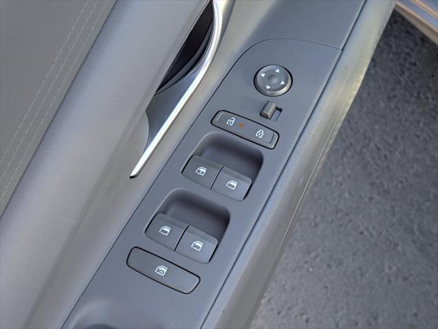 2025 Hyundai Elantra - $20,087