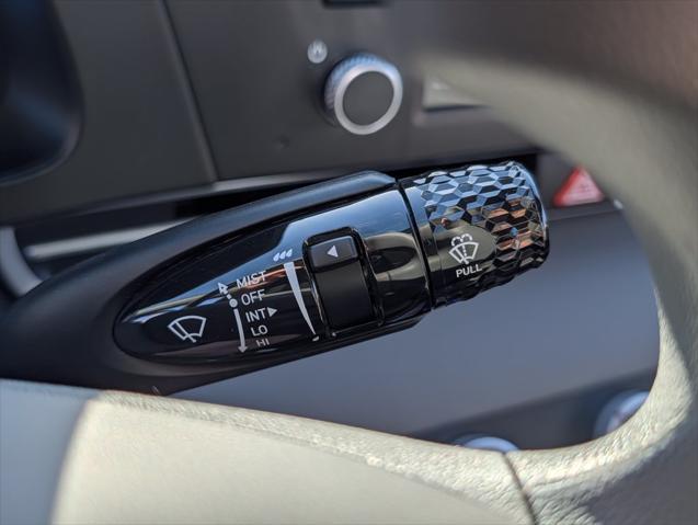 2025 Hyundai Elantra - $20,087